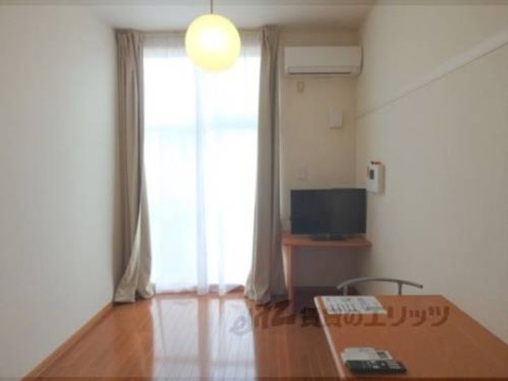 レオパレス紅雪南の寝室