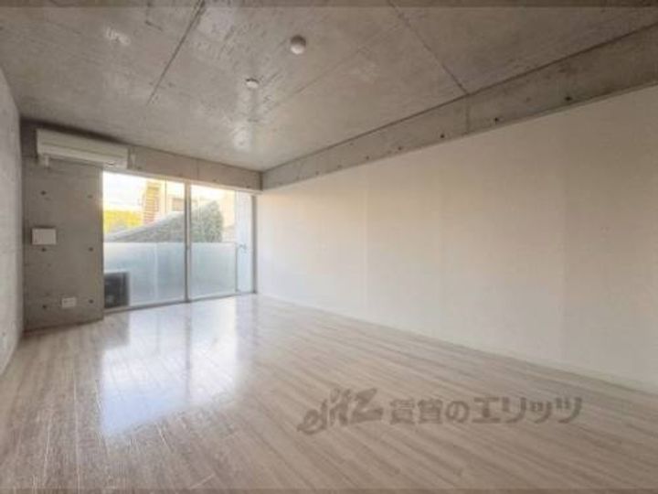 シルクシティ花・紫明409の寝室