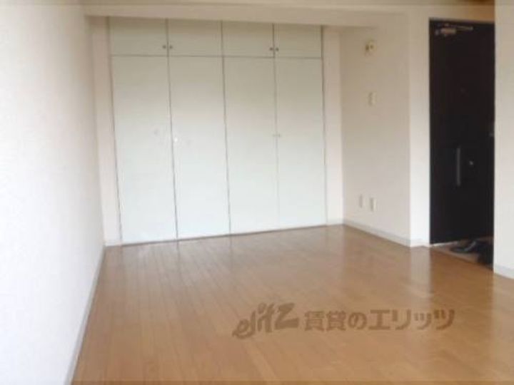 大八ビル白井マンション305の寝室