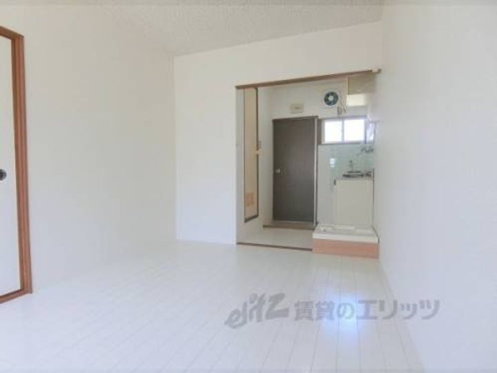 メゾン岡崎201の寝室