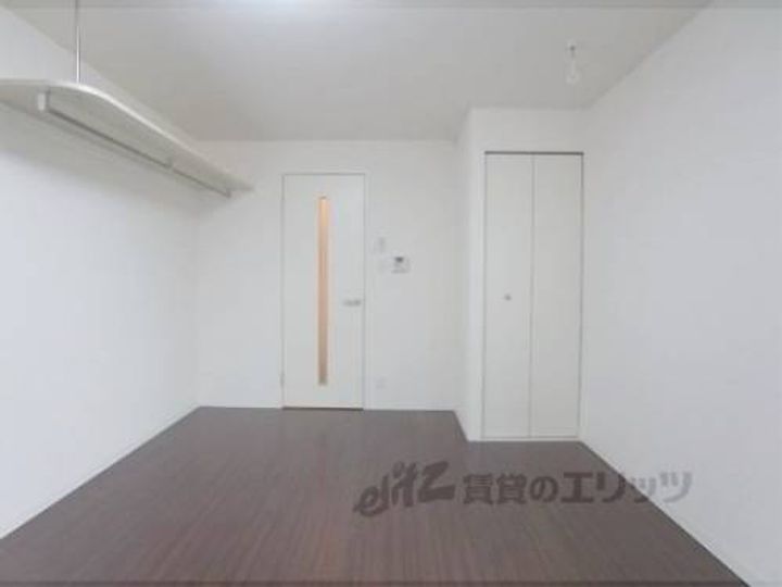 アークリード五条堀川302の寝室