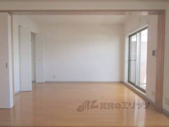 クオリア花園303の玄関