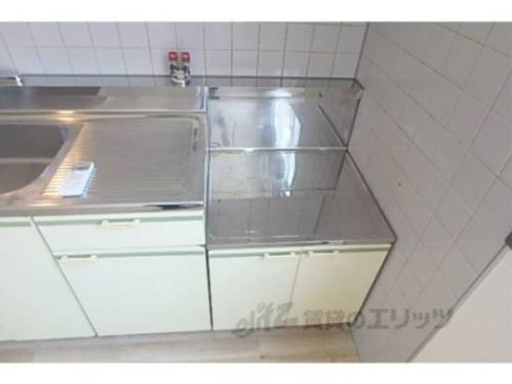 エステート守山A棟203のキッチン