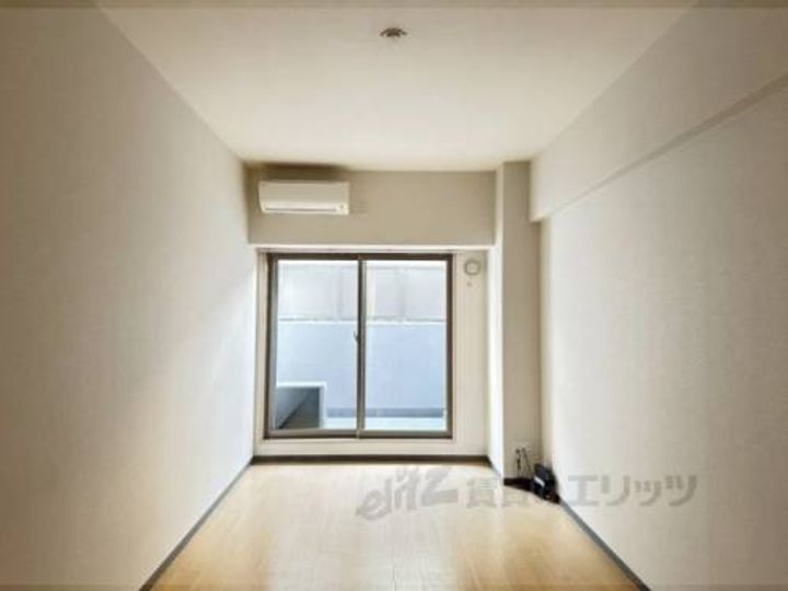 クオリカ西京極うまづか107の寝室