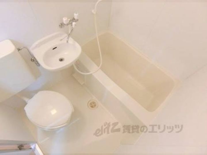 コート銀閣寺101の風呂