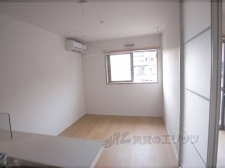 ラ・グレイス下鴨102の玄関