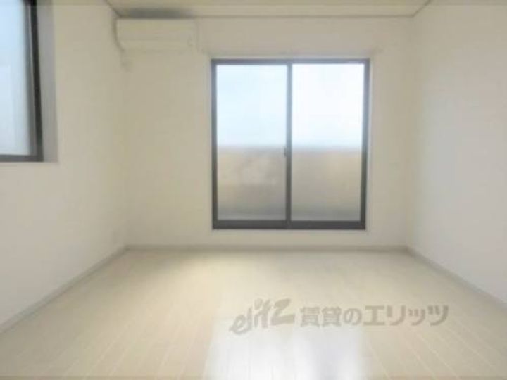 ベレーザ西京極301の寝室