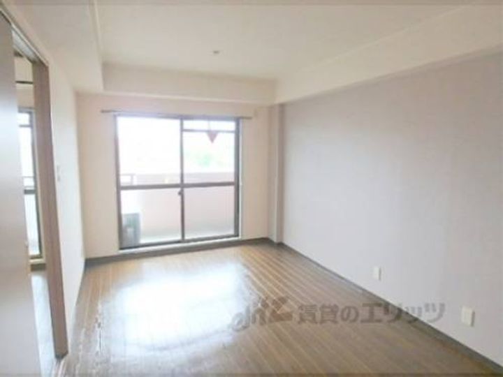 ジュネス堅田409の玄関