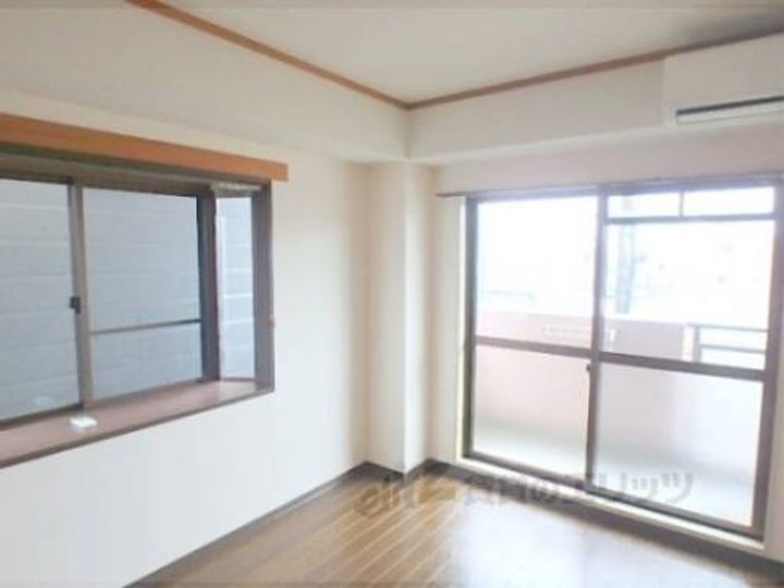 ジュネス堅田409の寝室