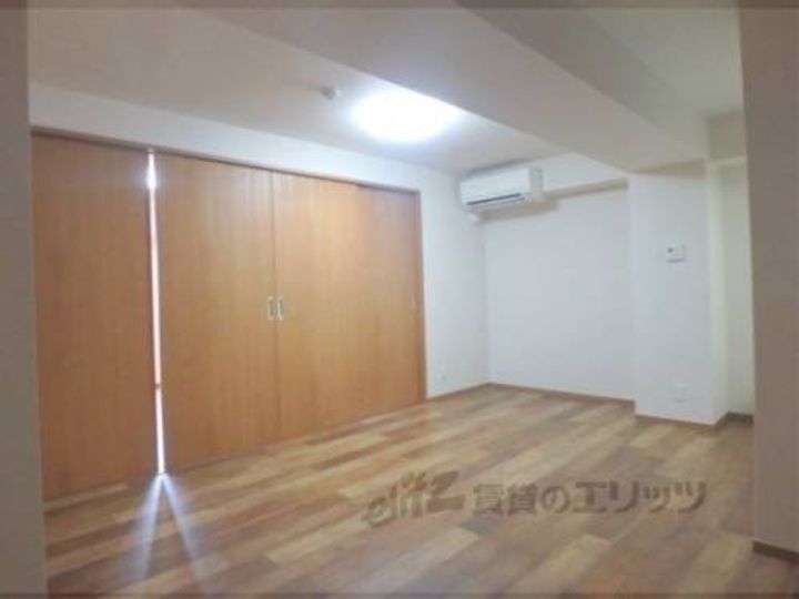 QUINTO五条烏丸702の玄関