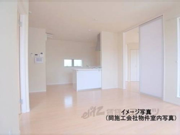 ヴィーブル壬生103の玄関