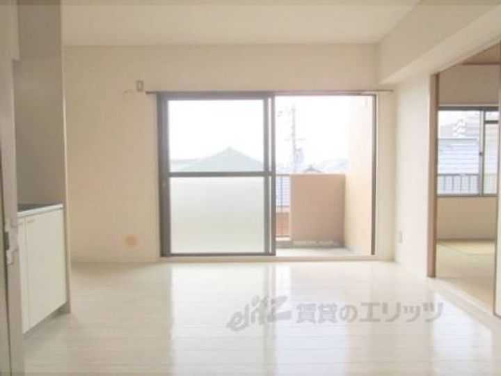 プラザ堅田マンション201の玄関