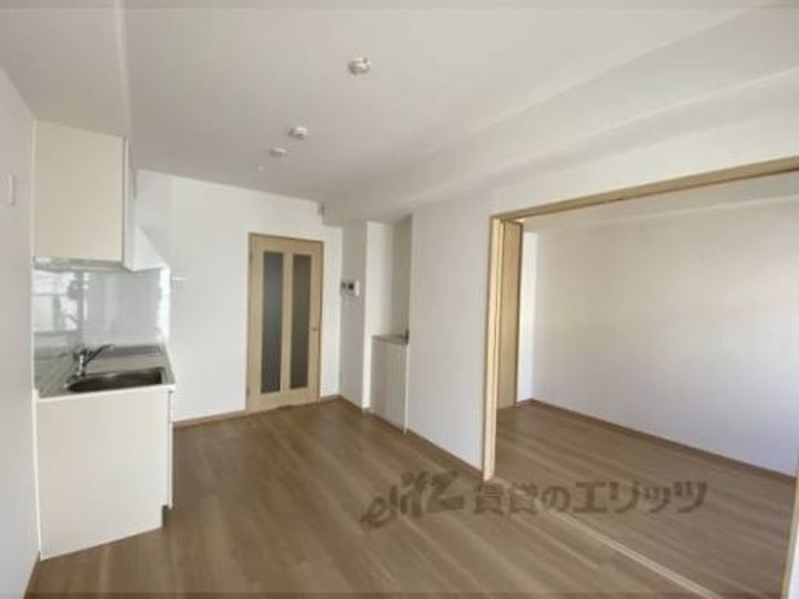 プリシード桃山御陵レジデンスの玄関