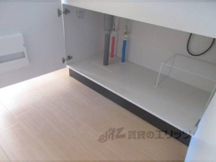 ロイヤルレジェンド西大津606のキッチン