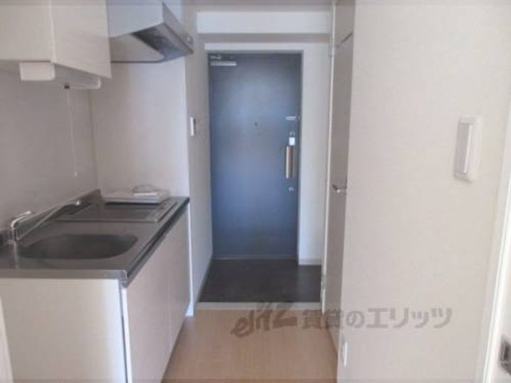 ロイヤルレジェンド西大津606のキッチン