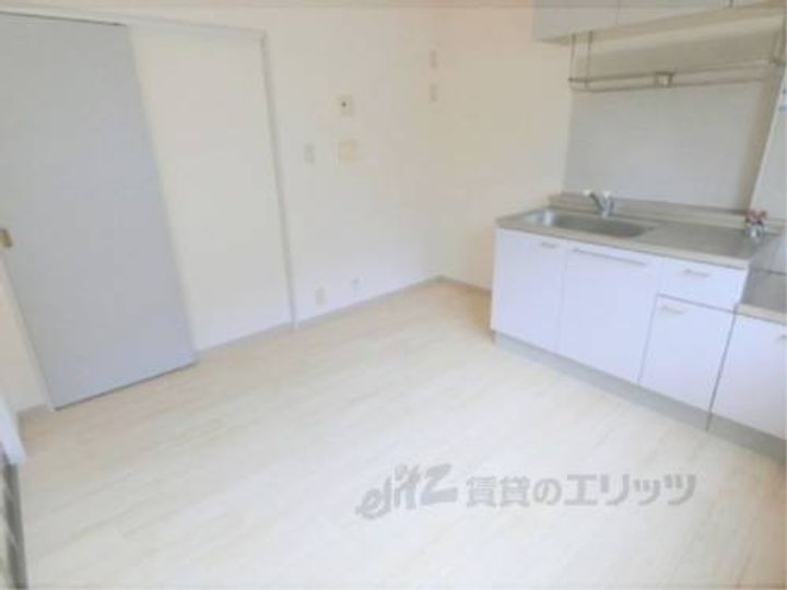 アメニティ21B棟101の玄関