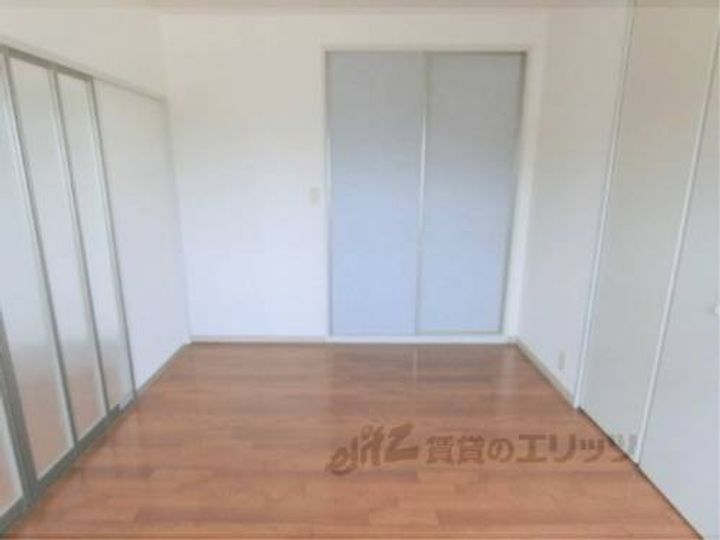 アメニティ21B棟202の寝室