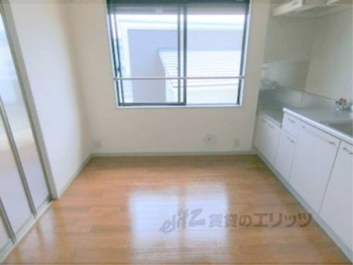 アメニティ21B棟202の玄関