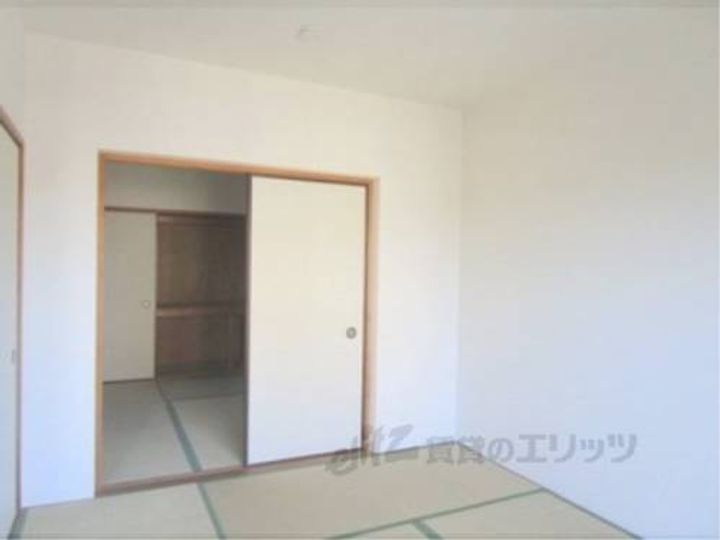 セレッソ甲西A号館402の寝室