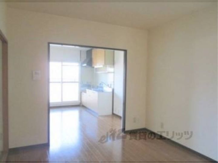 セレッソ甲西A号館402の玄関