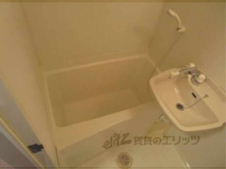 ランプロン406の風呂