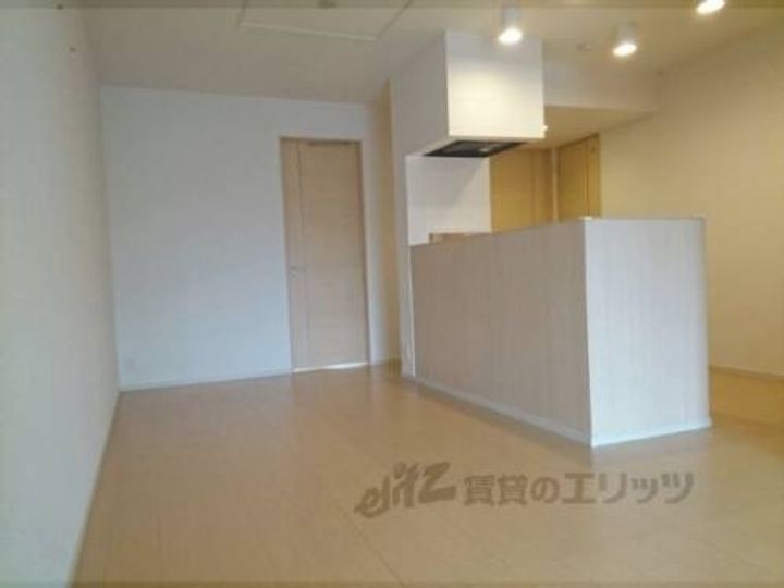 パインビレッジビオーラ201の玄関