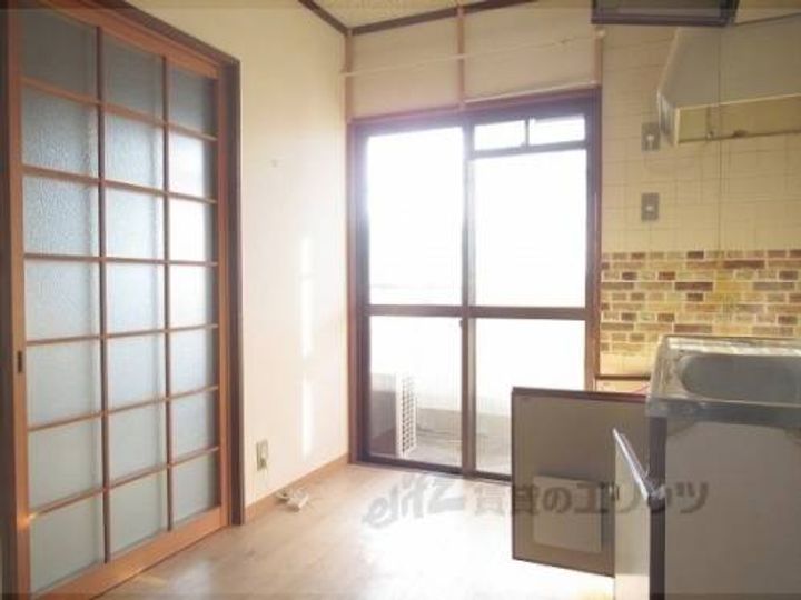 市兵衛第一ビル406の玄関