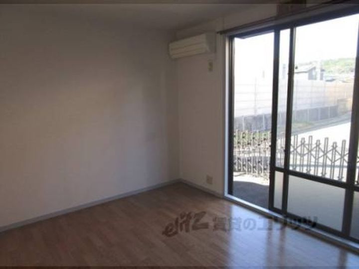 レジデンスウィンディア203の玄関