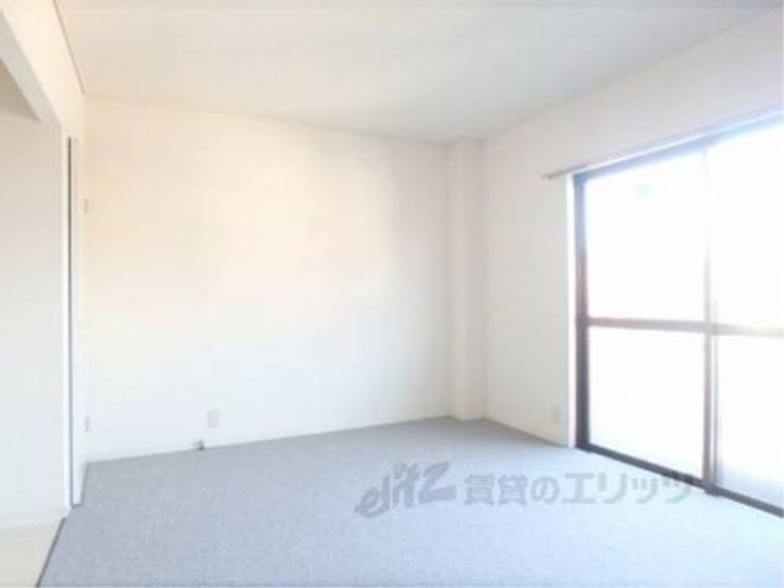 ヴェルデ小林203の寝室