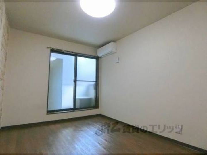 レヴィア東寺203の寝室