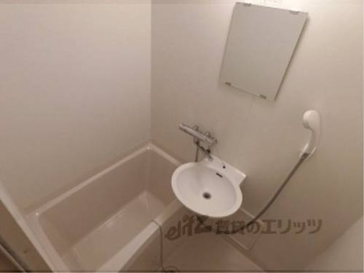 レオパレスジュネス桂102の風呂