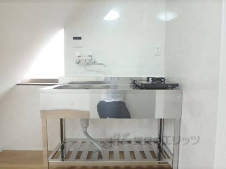 メイフラワー三条ありすがわ101のキッチン