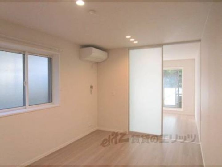 イストワール御池202の玄関