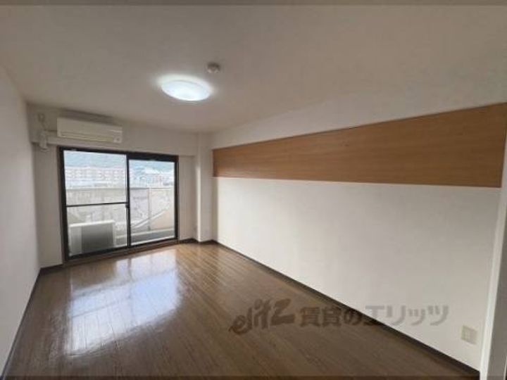 ネオパレス亀岡611の寝室