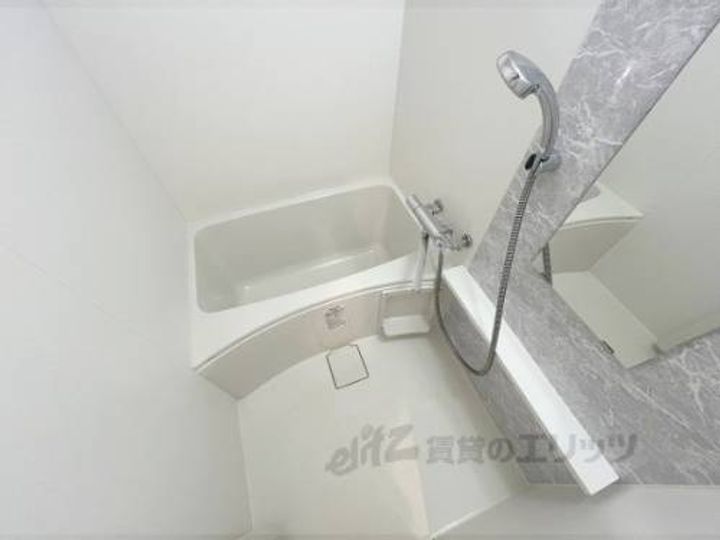 エスリード京都梅小路アヴェニテ102の風呂