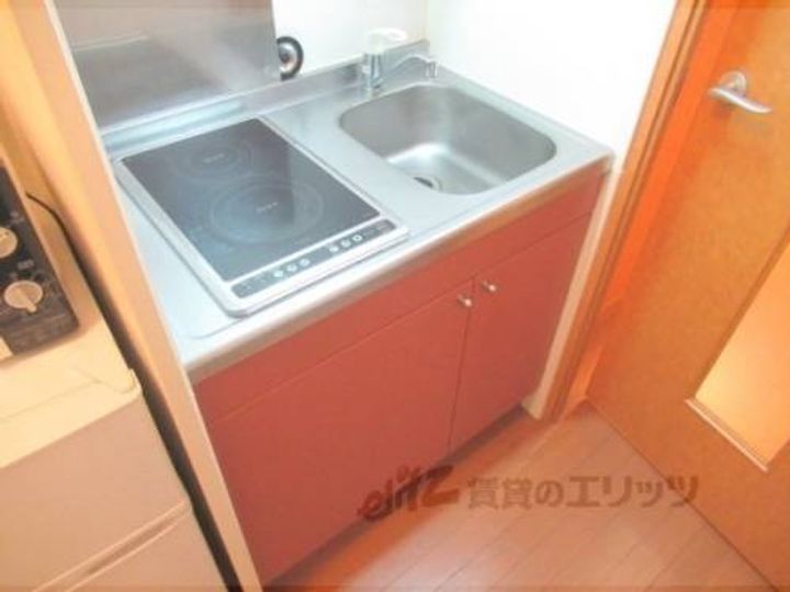 レオパレスワイズコート日野202のキッチン