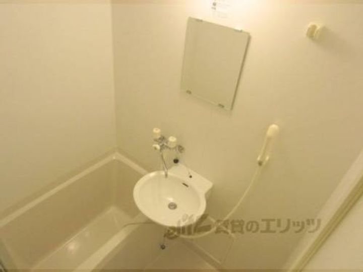 レオパレスアーネスト106の風呂