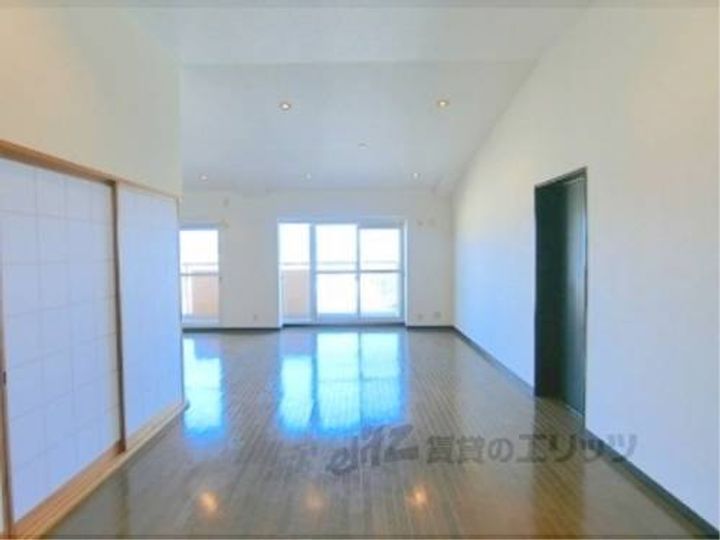 ライオンズステーションプラザ近江八幡弐番館1404の玄関