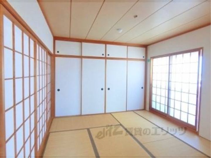 ライオンズステーションプラザ近江八幡弐番館1404の寝室