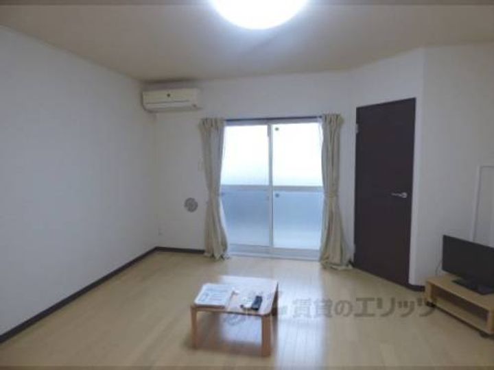 レオネクストレークサイドナカノ202の寝室