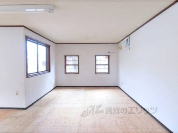 滋賀県近江八幡市緑町1丁目(一戸建)の賃貸物件1の玄関