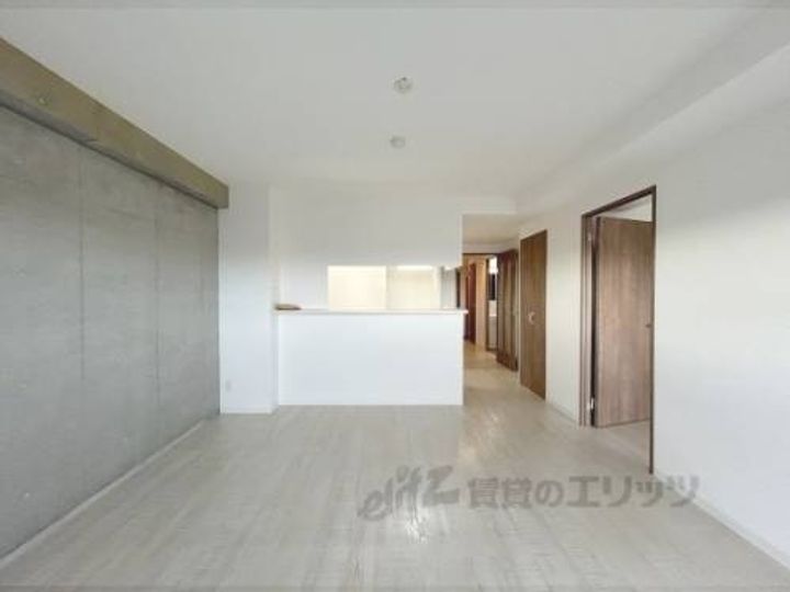 グリュックメゾン西大寺の玄関