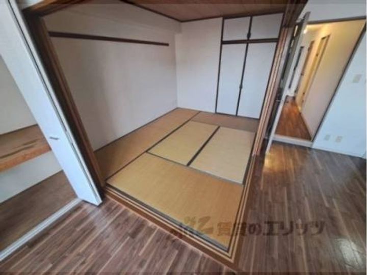 プラムキャッスルS-1605の寝室