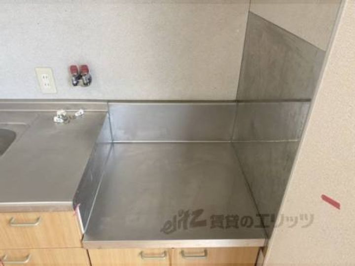 プレミール深田203のキッチン