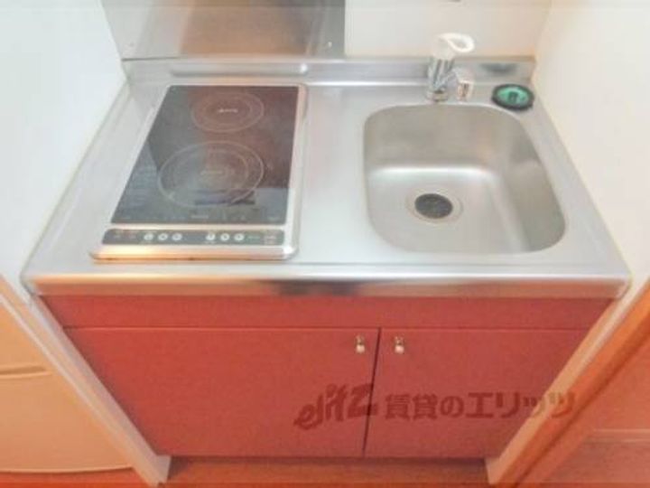 レオパレスソーレステラ103のキッチン