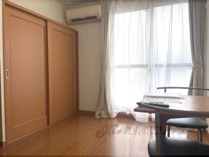 レオパレスステイブルー12101の寝室