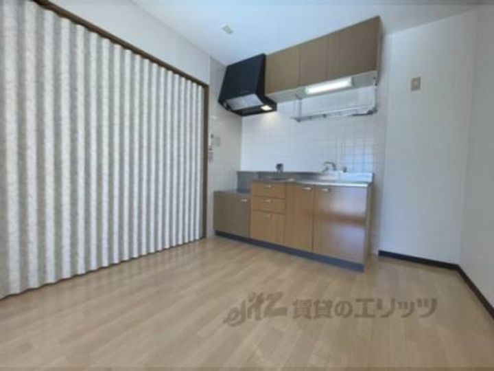 グランパル佐保の玄関