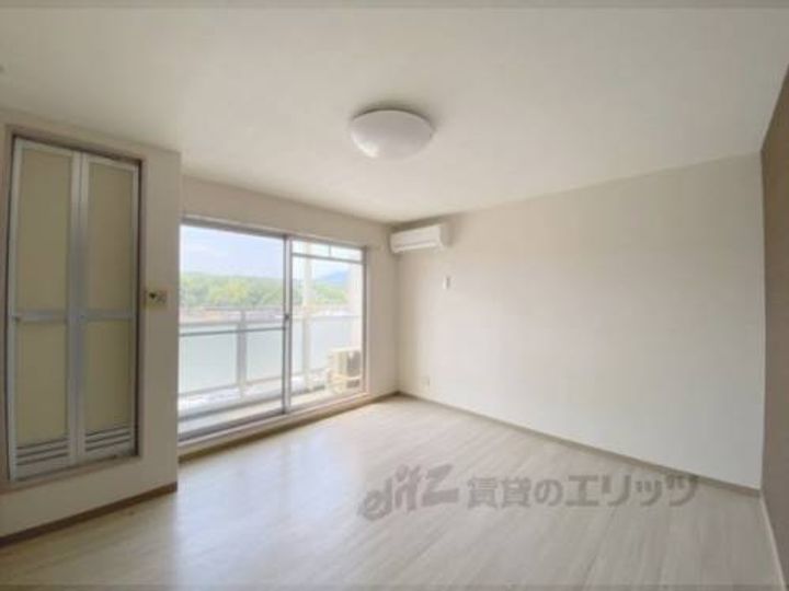 シティパレス富雄南401の玄関