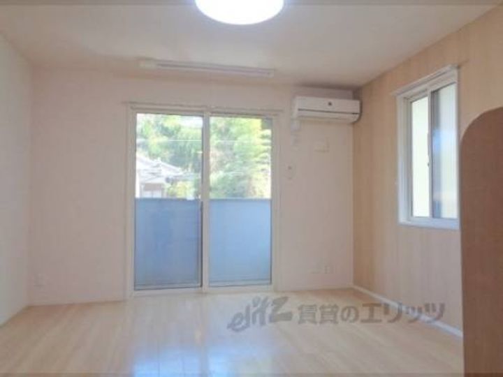 マーサ出雲201の玄関