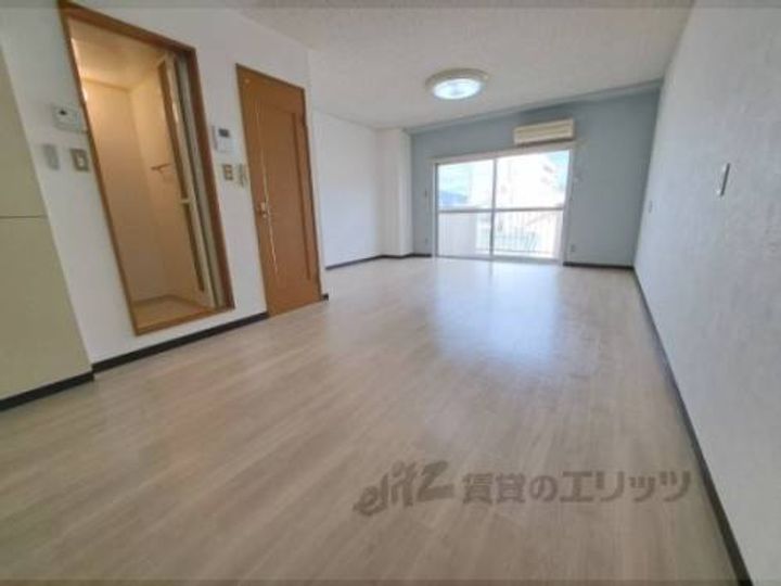 ビクトワール桜井301の寝室